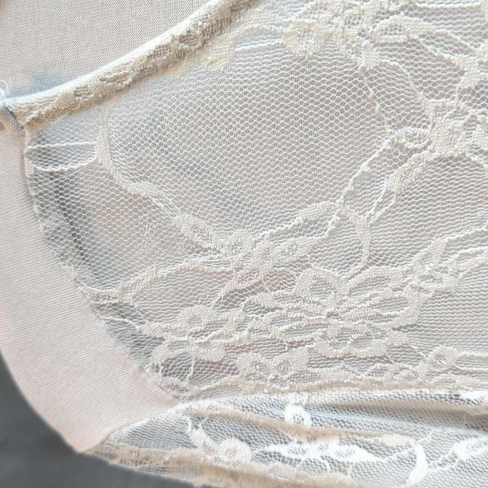 🎉 Host Pick 🎉 Torrid Lace Bodice Bell Sleeved Top - Picture 8 of 12